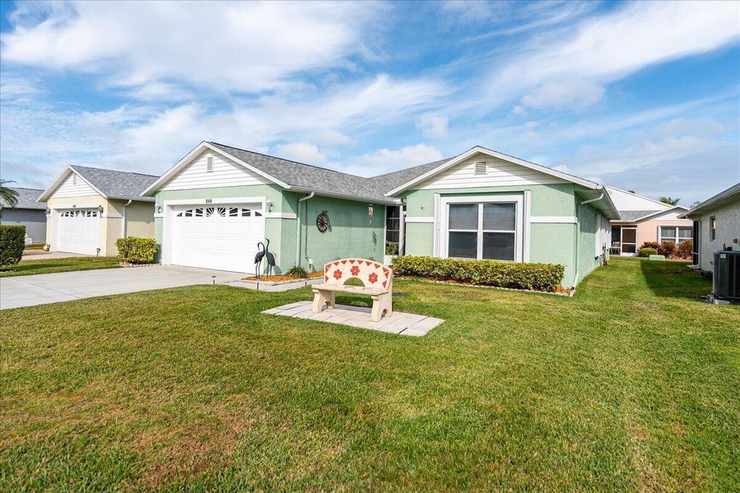 For Sale: $349,321 (3 beds, 2 baths, 1955 Square Feet)