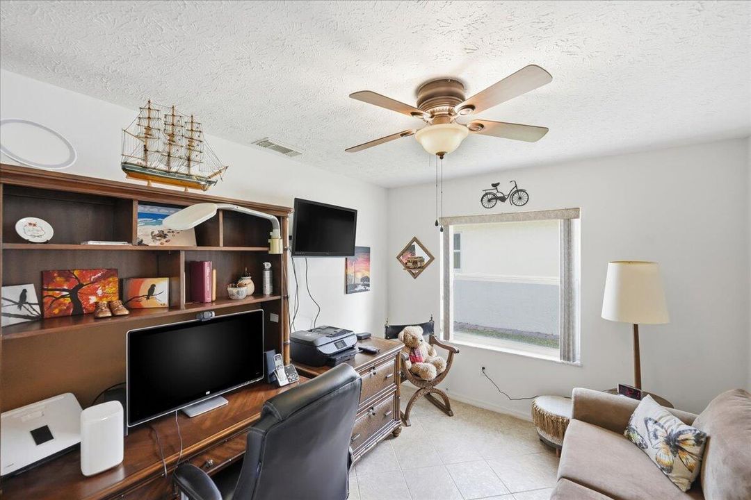 For Sale: $349,321 (3 beds, 2 baths, 1955 Square Feet)