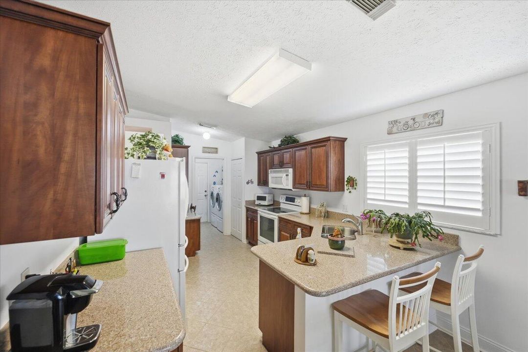 For Sale: $349,321 (3 beds, 2 baths, 1955 Square Feet)