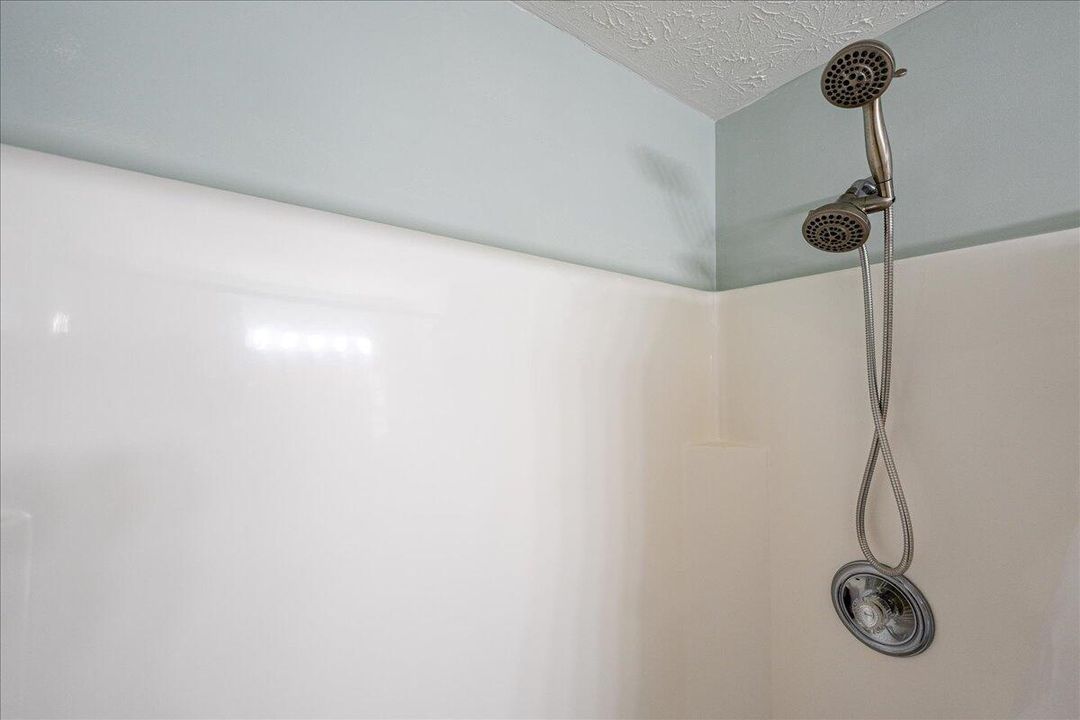 For Sale: $349,321 (3 beds, 2 baths, 1955 Square Feet)