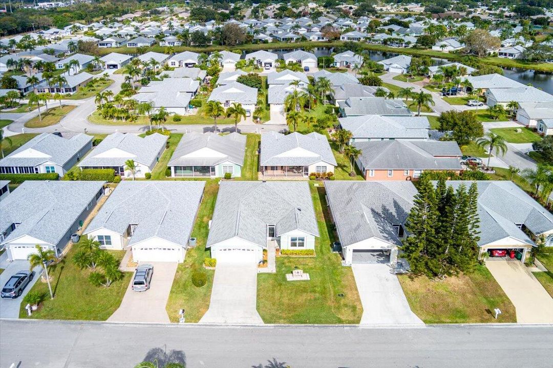 For Sale: $349,321 (3 beds, 2 baths, 1955 Square Feet)