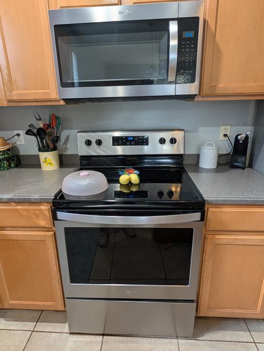 На продажу: $344,900 (3 спален, 2 ванн, 1631 Квадратных фут)