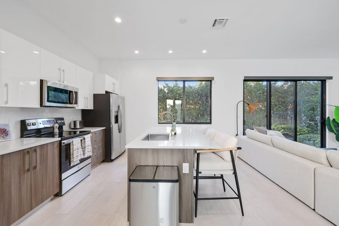 For Rent: $7,000 (4 beds, 3 baths, 2263 Square Feet)