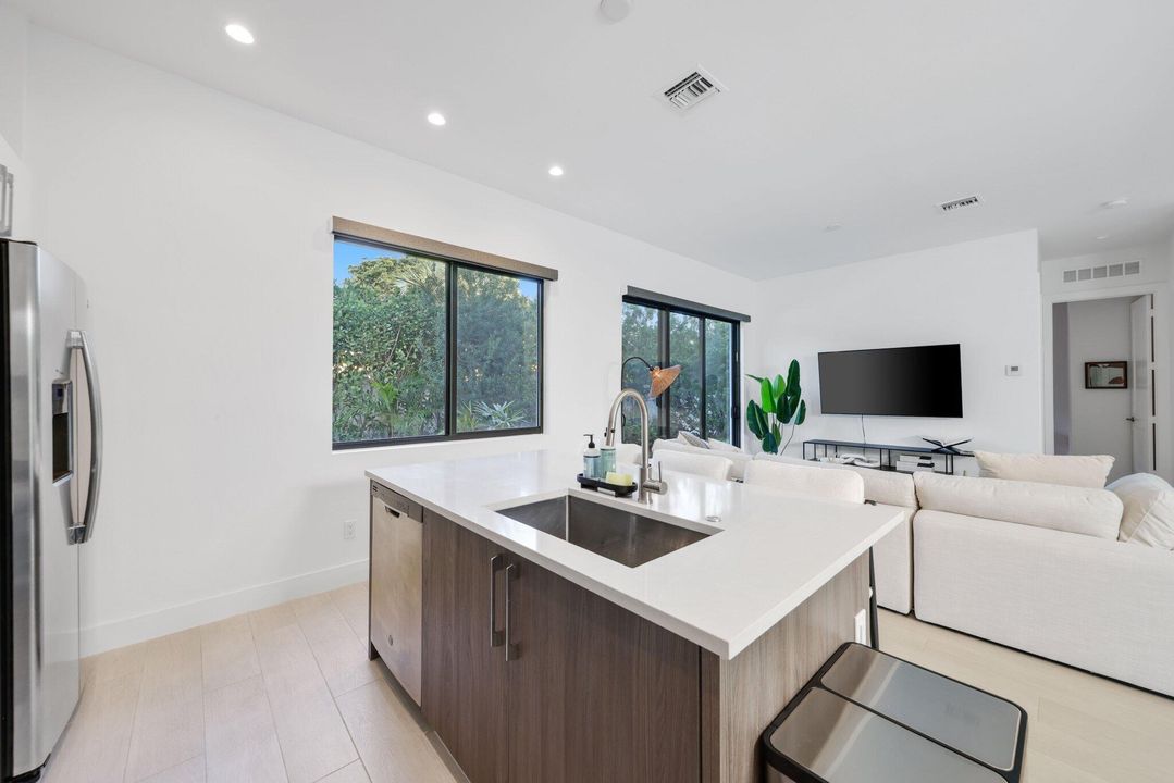 For Rent: $7,000 (4 beds, 3 baths, 2263 Square Feet)