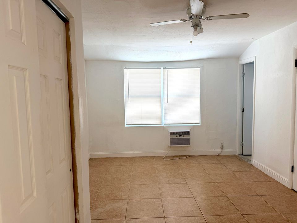 For Rent: $1,400 (1 beds, 1 baths, 600 Square Feet)