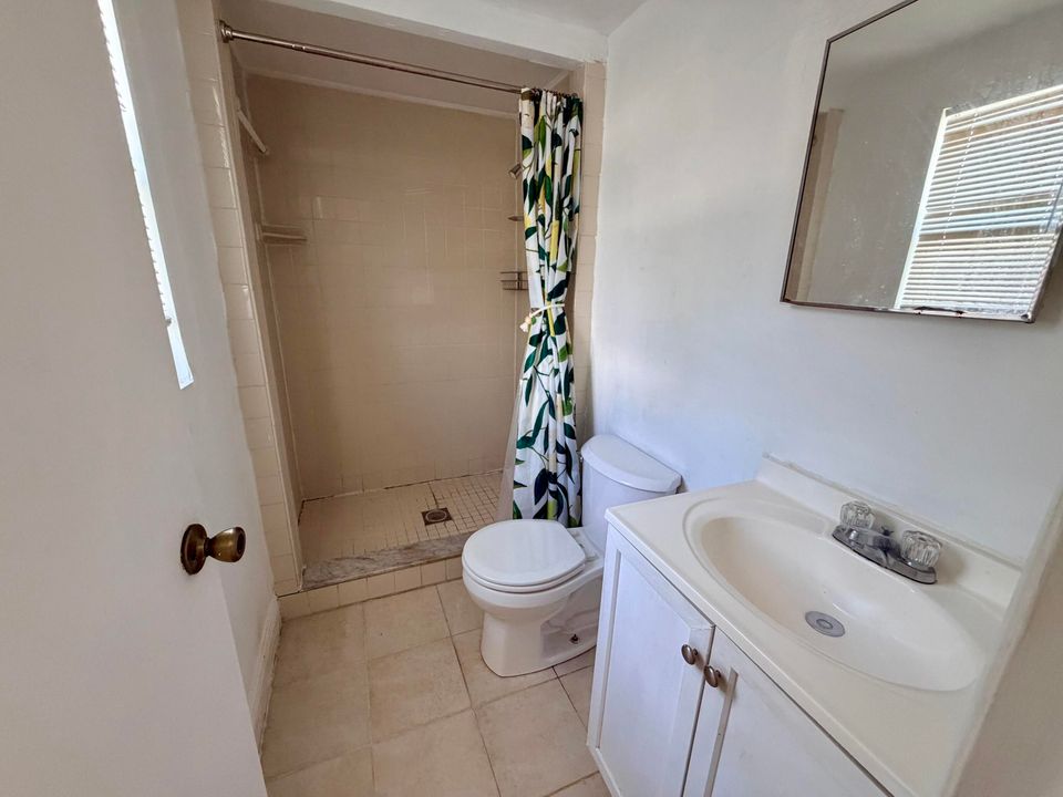 For Rent: $1,400 (1 beds, 1 baths, 600 Square Feet)