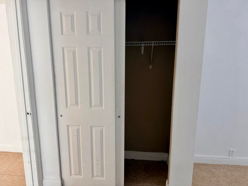 For Rent: $1,400 (1 beds, 1 baths, 600 Square Feet)