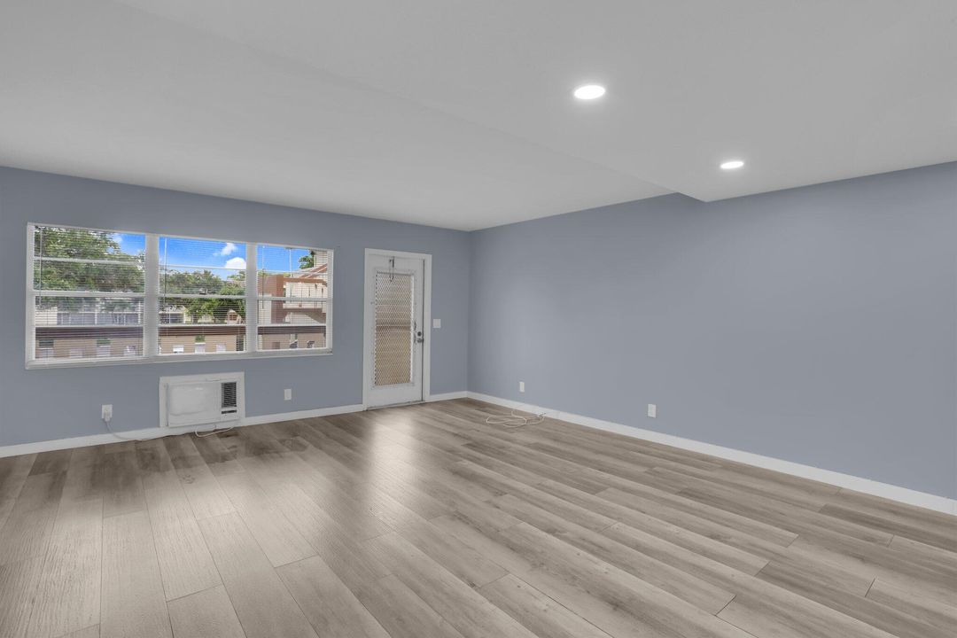 出租: $1,650 (1 贝兹, 1 浴室, 720 平方英尺)