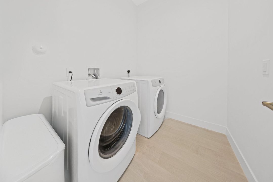 For Rent: $7,000 (4 beds, 3 baths, 2263 Square Feet)