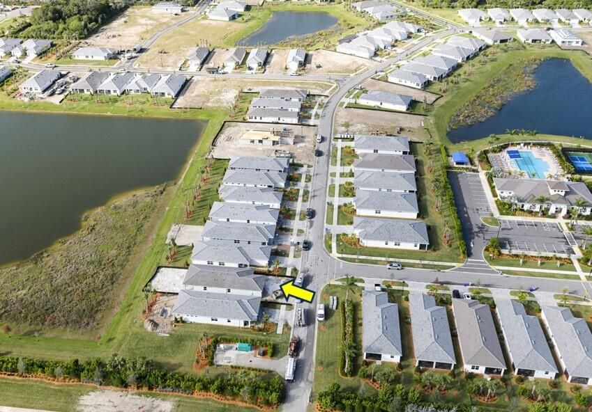 For Sale: $549,475 (2 beds, 2 baths, 1561 Square Feet)