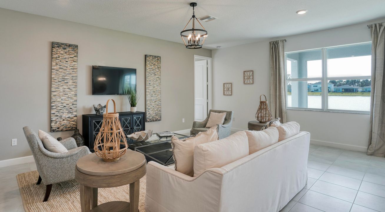 For Sale: $415,000 (4 beds, 2 baths, 1939 Square Feet)