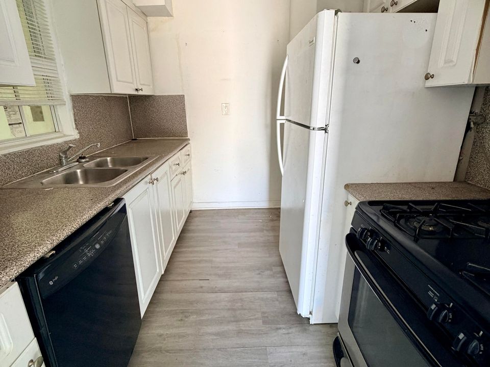 For Rent: $1,400 (1 beds, 1 baths, 600 Square Feet)