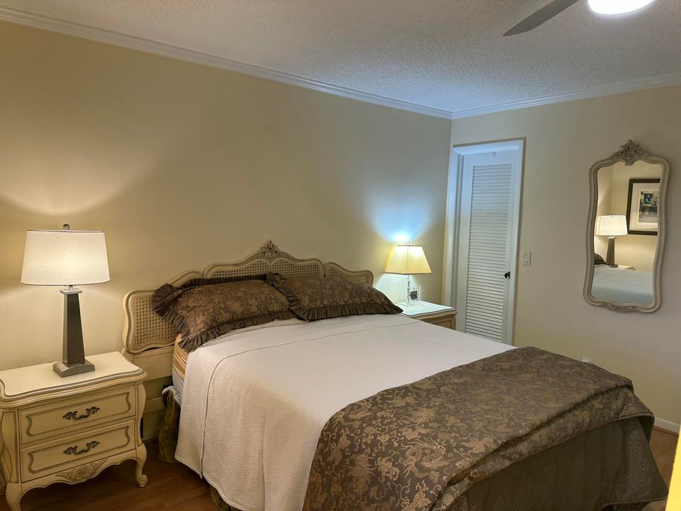 For Sale: $89,500 (2 beds, 2 baths, 907 Square Feet)