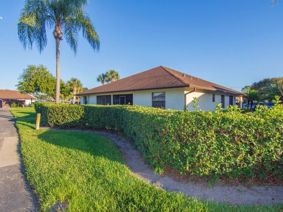 出租: $2,150 (3 贝兹, 2 浴室, 1411 平方英尺)