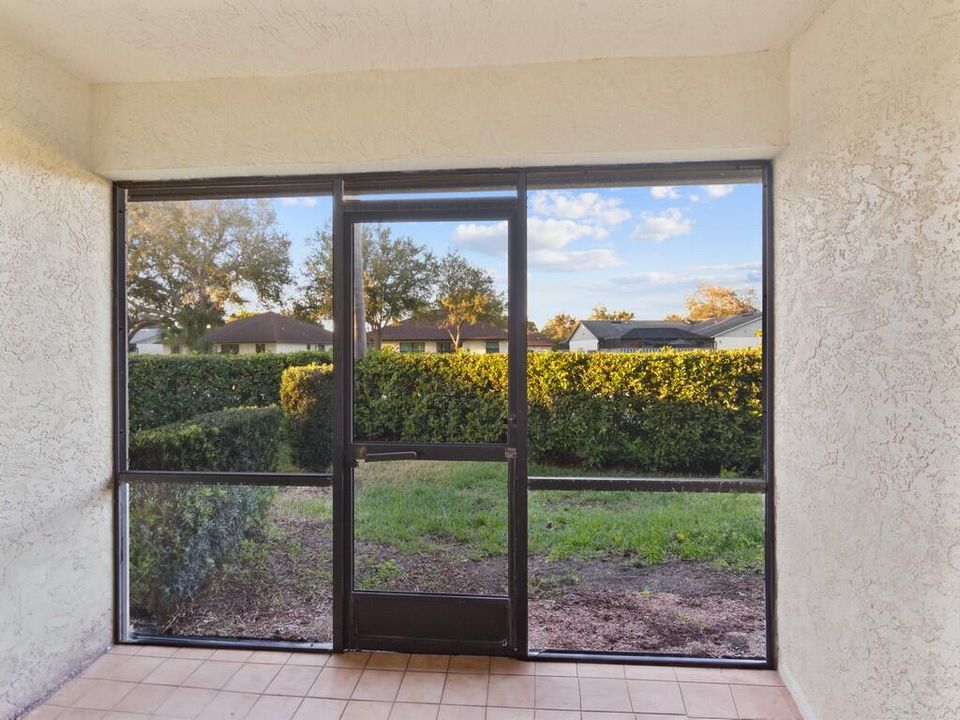 出租: $2,150 (3 贝兹, 2 浴室, 1411 平方英尺)