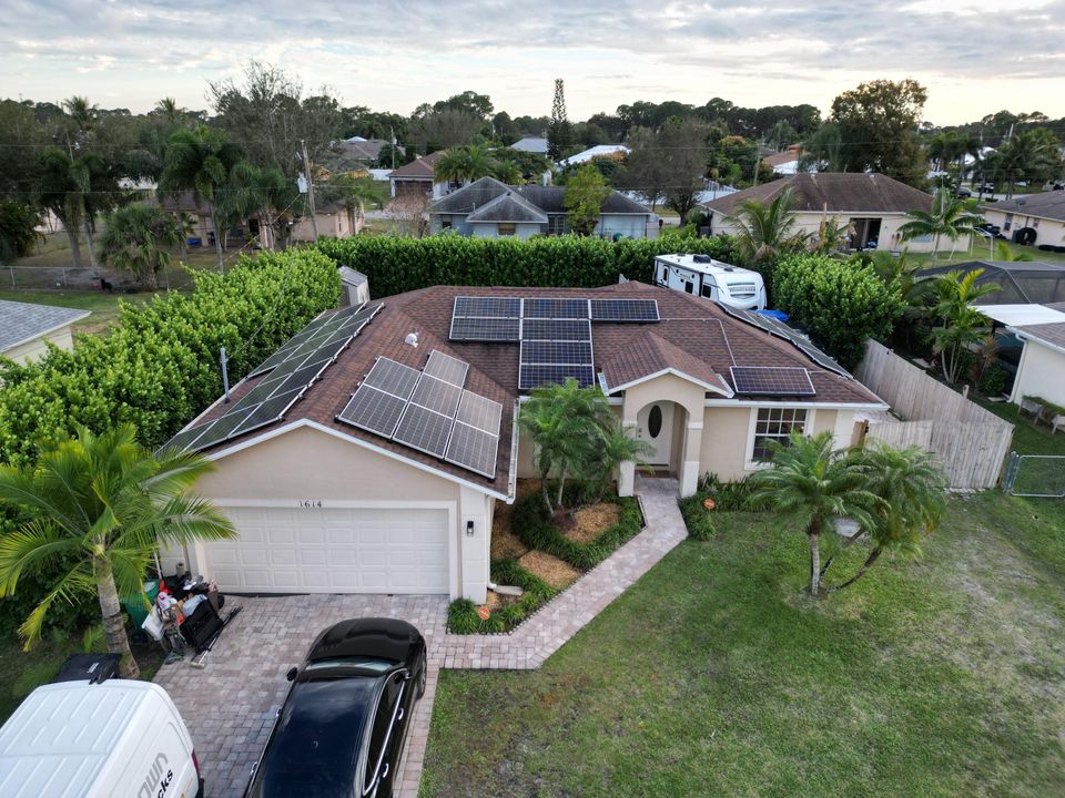 出租: $3,300 (3 贝兹, 2 浴室, 1391 平方英尺)