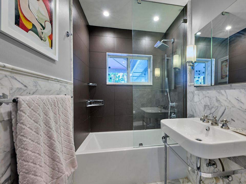 出租: $7,200 (3 贝兹, 3 浴室, 1923 平方英尺)