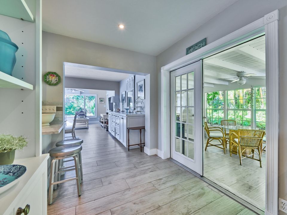 出租: $7,200 (3 贝兹, 3 浴室, 1923 平方英尺)