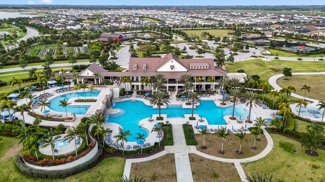 For Sale: $725,000 (4 beds, 3 baths, 2672 Square Feet)