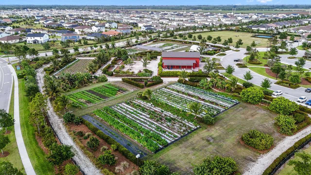 For Sale: $725,000 (4 beds, 3 baths, 2672 Square Feet)