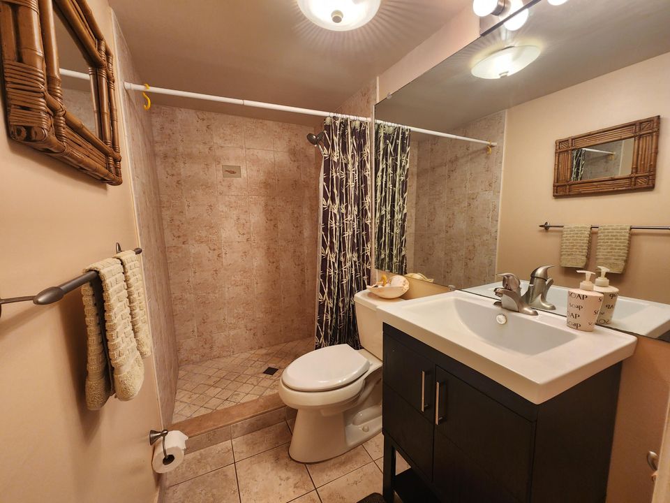 For Sale: $275,000 (2 beds, 2 baths, 1056 Square Feet)