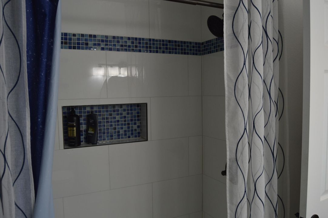 待售: $415,000 (4 贝兹, 2 浴室, 2026 平方英尺)