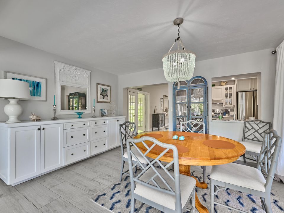 出租: $7,200 (3 贝兹, 3 浴室, 1923 平方英尺)