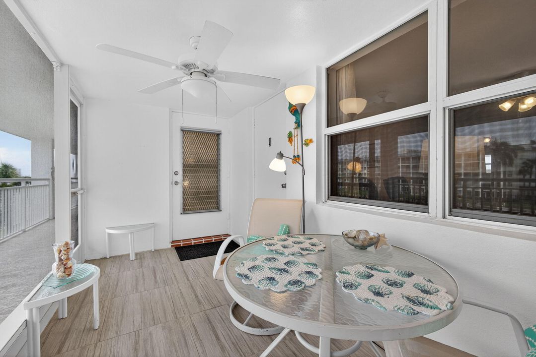 待售: $299,000 (2 贝兹, 2 浴室, 944 平方英尺)