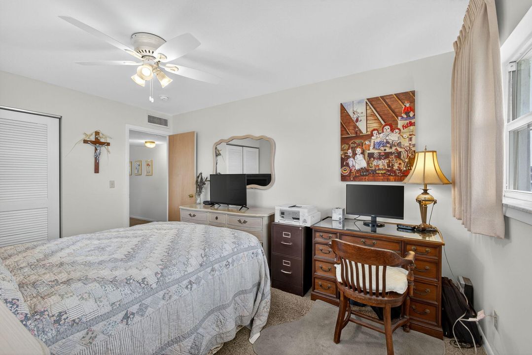 待售: $299,000 (2 贝兹, 2 浴室, 944 平方英尺)