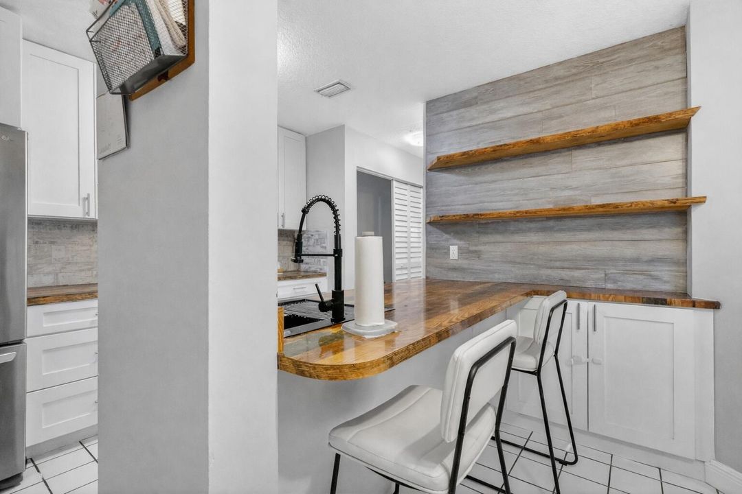 На продажу: $465,000 (3 спален, 2 ванн, 1935 Квадратных фут)