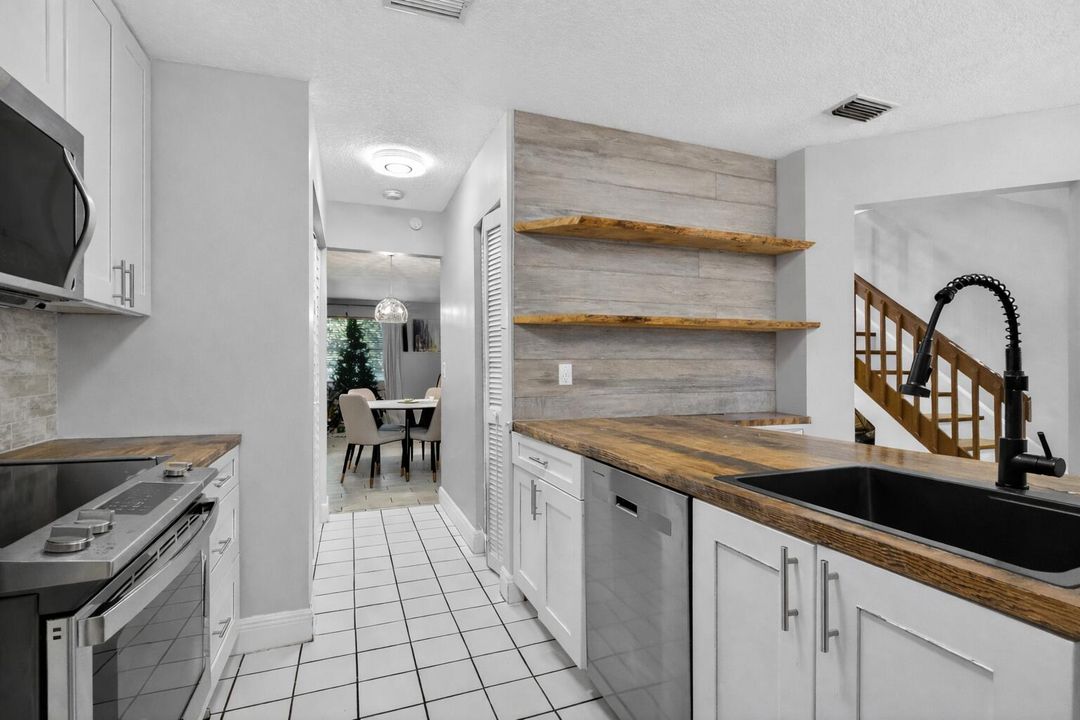 На продажу: $465,000 (3 спален, 2 ванн, 1935 Квадратных фут)