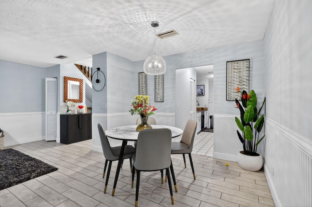 На продажу: $465,000 (3 спален, 2 ванн, 1935 Квадратных фут)