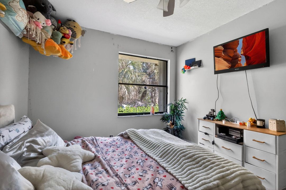 На продажу: $465,000 (3 спален, 2 ванн, 1935 Квадратных фут)