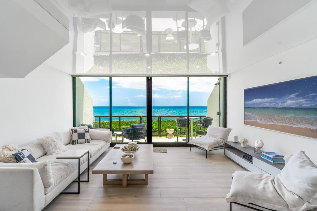 For Sale: $3,995,000 (3 beds, 2 baths, 1824 Square Feet)