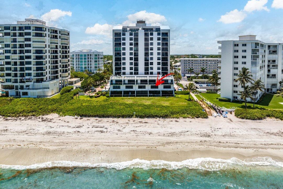 For Sale: $3,995,000 (3 beds, 2 baths, 1824 Square Feet)