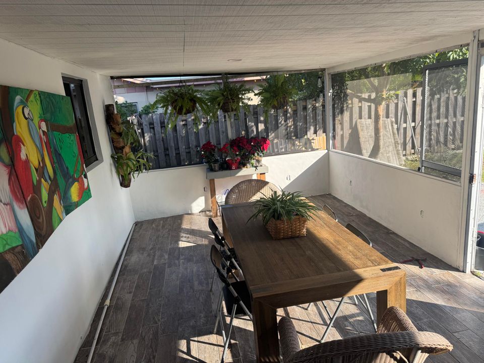 For Sale: $612,000 (3 beds, 2 baths, 1427 Square Feet)