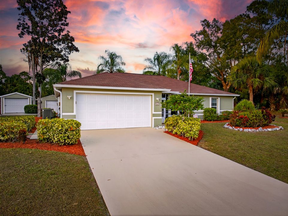 For Sale: $424,900 (3 beds, 2 baths, 1611 Square Feet)