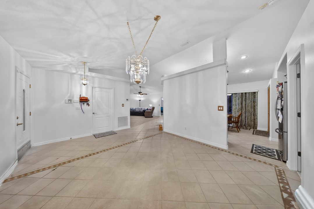 For Sale: $424,900 (3 beds, 2 baths, 1611 Square Feet)