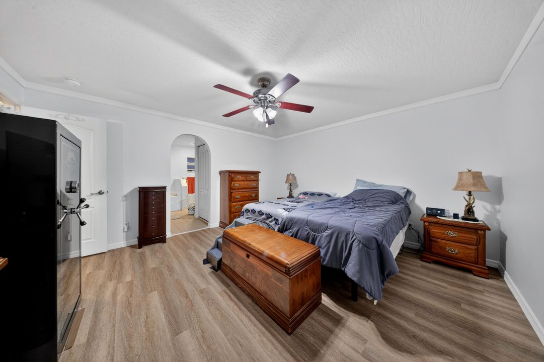 For Sale: $424,900 (3 beds, 2 baths, 1611 Square Feet)