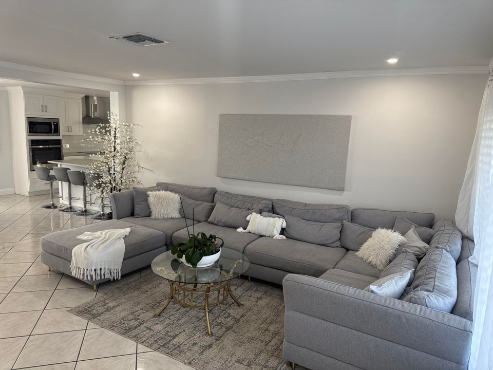 For Sale: $612,000 (3 beds, 2 baths, 1427 Square Feet)