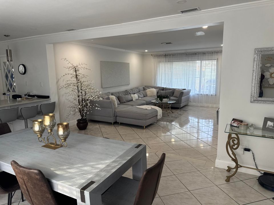 For Sale: $612,000 (3 beds, 2 baths, 1427 Square Feet)