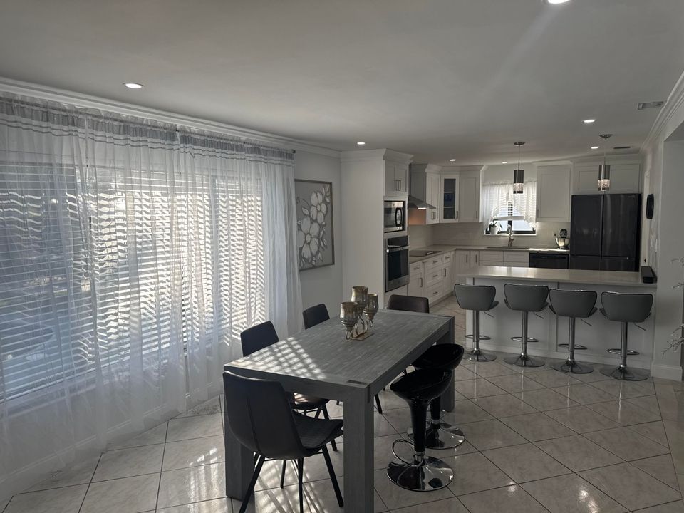 For Sale: $612,000 (3 beds, 2 baths, 1427 Square Feet)