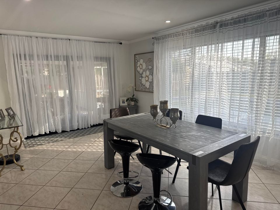 For Sale: $612,000 (3 beds, 2 baths, 1427 Square Feet)