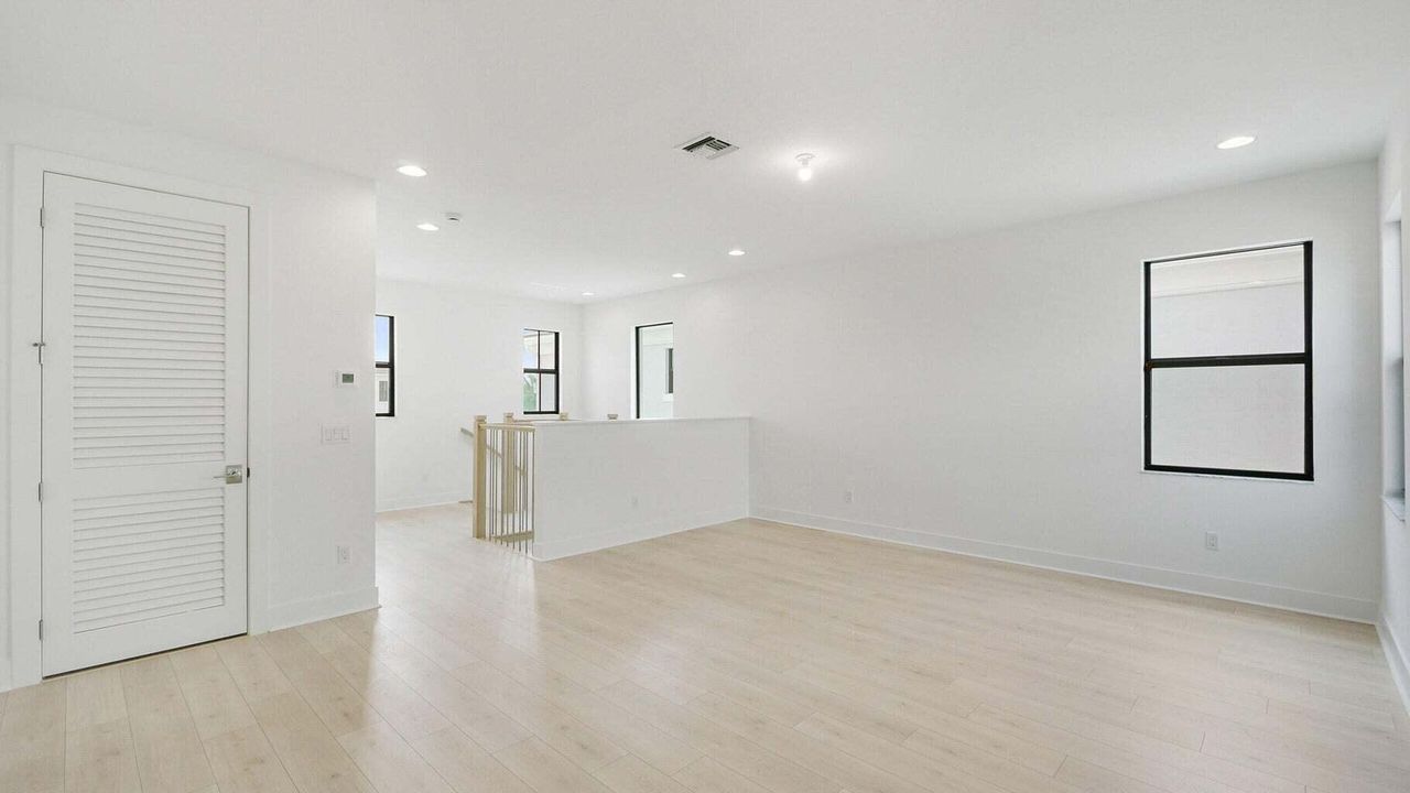 For Sale: $1,799,900 (3 beds, 3 baths, 3162 Square Feet)