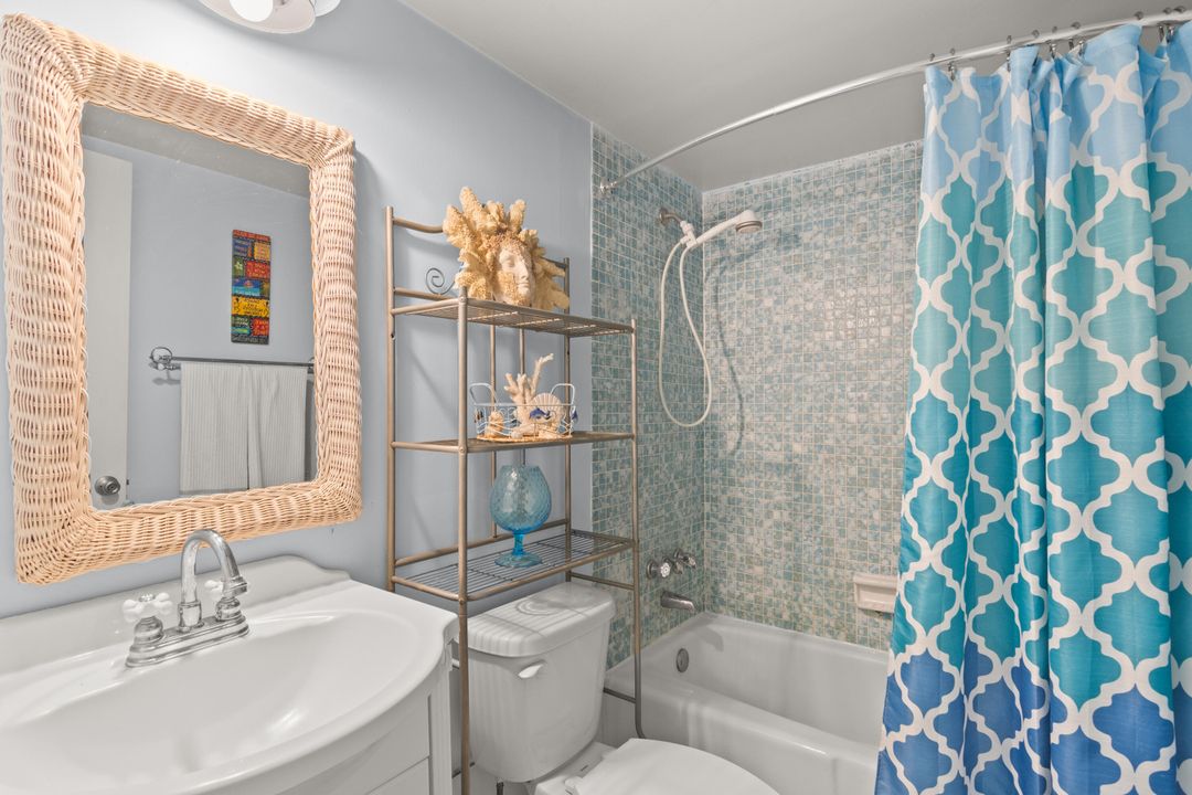 出租: $2,200 (2 贝兹, 2 浴室, 1014 平方英尺)