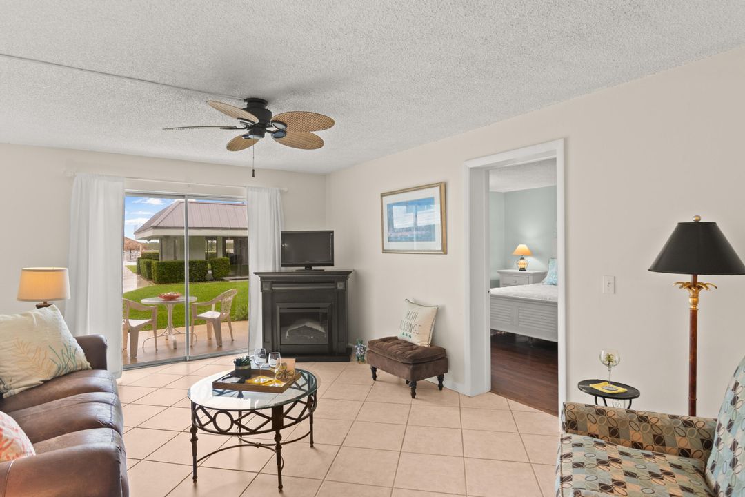 出租: $2,200 (2 贝兹, 2 浴室, 1014 平方英尺)