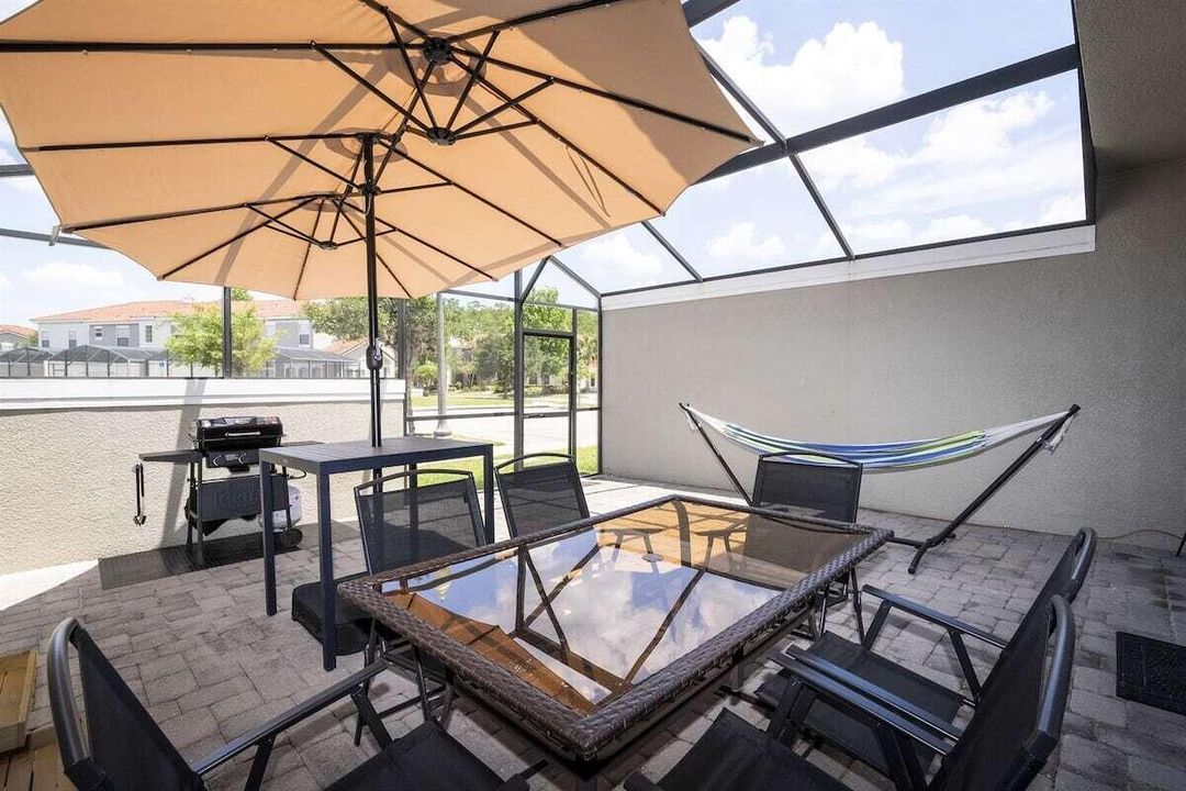 For Rent: $2,400 (4 beds, 3 baths, 1340 Square Feet)