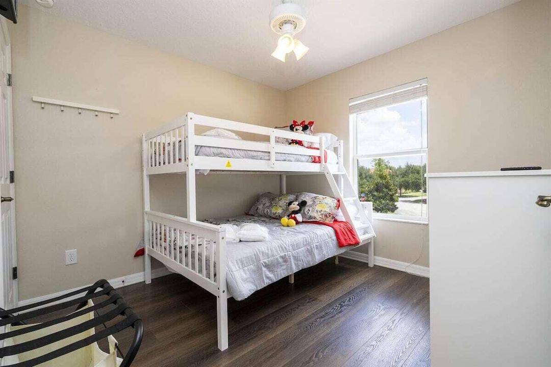 For Rent: $2,400 (4 beds, 3 baths, 1340 Square Feet)