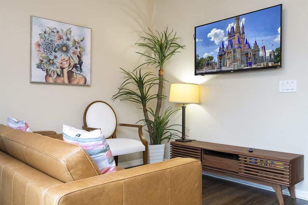 For Rent: $2,400 (4 beds, 3 baths, 1340 Square Feet)