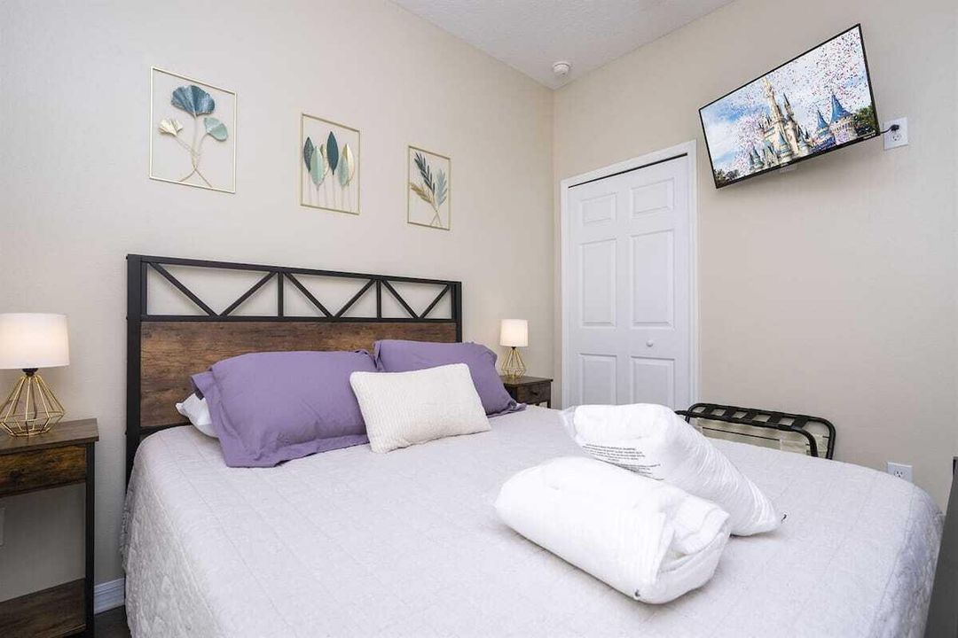 For Rent: $2,400 (4 beds, 3 baths, 1340 Square Feet)